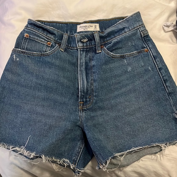 Abercrombie Mom short - Picture 1 of 3